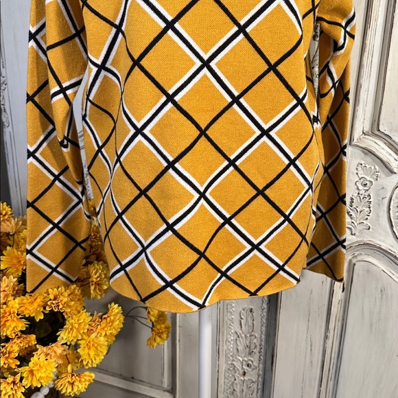 Tahari Mustard and Black Plaid Mock Turtleneck Long Sleeve Sweater NWOT - Picture 5 of 13
